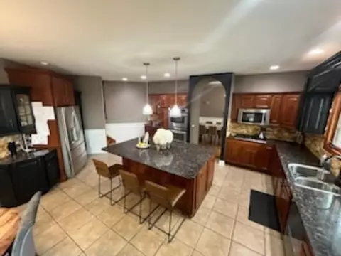 Kitchen - 11759 Azure Dr, Frankfort, IL 60423 photo 3 of 3