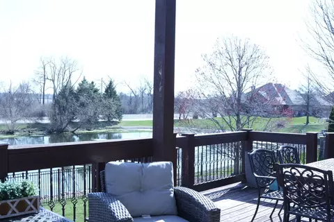 Exterior - 11759 Azure Dr, Frankfort, IL 60423 photo 6 of 10