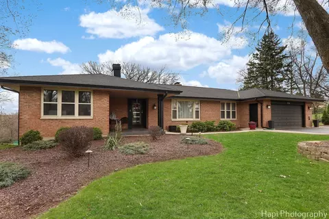 856 Winmoor Dr, Sleepy Hollow, IL 60118