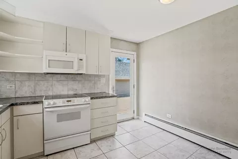 Kitchen - 56 Deerpath Rd, Deer Park, IL 60010 photo 3 of 3