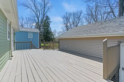 Exterior - 56 Deerpath Rd, Deer Park, IL 60010 photo 2 of 5