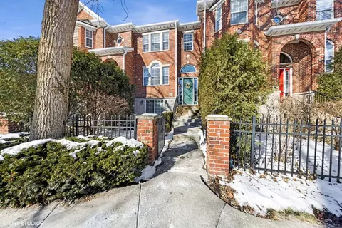 864 Shandrew Dr, Naperville, IL 60540