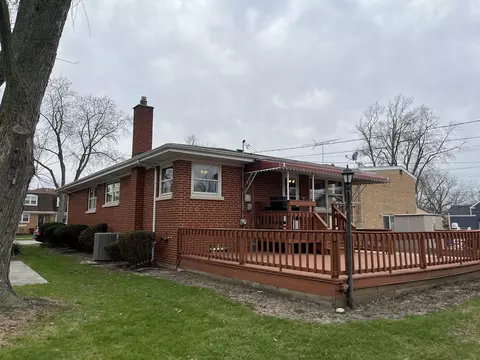 Exterior - 9042 Bartlett Ave, Brookfield, IL 60513 photo 3 of 8