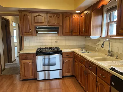Kitchen - 9042 Bartlett Ave, Brookfield, IL 60513 photo 3 of 4
