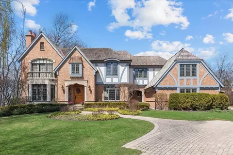 1350 W Kennicott Dr, Lake Forest, IL 60045
