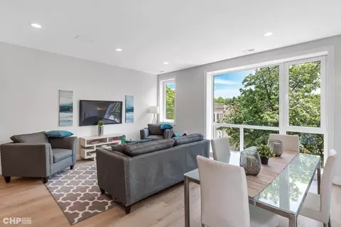 6150 S Champlain Ave, Chicago, IL 60637 photo 3