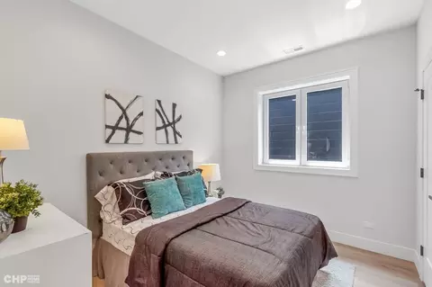 6150 S Champlain Ave, Chicago, IL 60637 photo 11