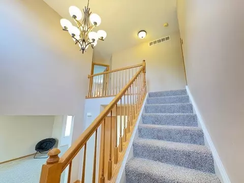 794 Meadowridge Dr, Aurora, IL 60504 photo 6