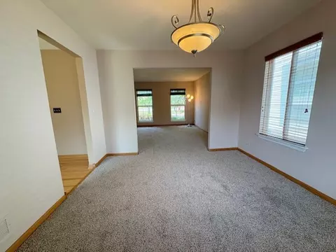 794 Meadowridge Dr, Aurora, IL 60504 photo 4