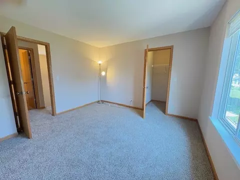 794 Meadowridge Dr, Aurora, IL 60504 photo 17