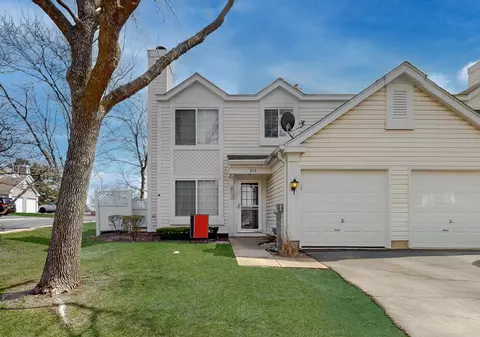 315 Bunker Hill Cir, Aurora, IL 60504