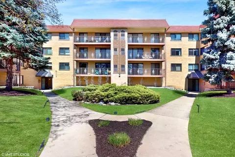 7100 W Cullom Ave #222, Norridge, IL 60706