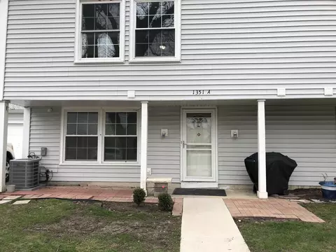 1351 N Glen Cir #A, Aurora, IL 60506