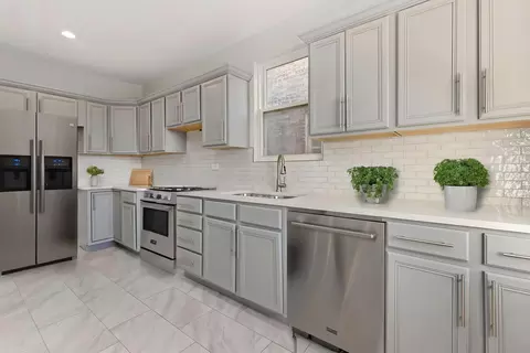 615 E 60th St, Chicago, IL 60637 photo 12