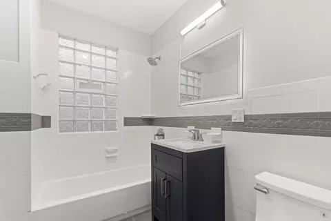 615 E 60th St, Chicago, IL 60637 photo 13