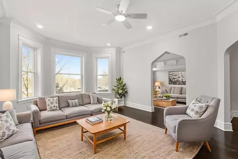 615 E 60th St, Chicago, IL 60637 photo 9