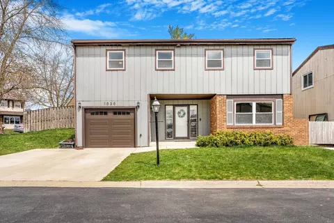 1030 Meadowlark Ln, Darien, IL 60561