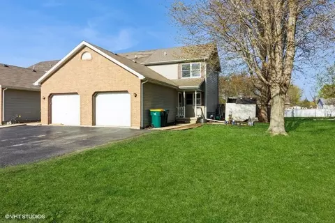 217 Suzy Ct, Plano, IL 60545