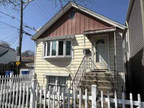 1242 W 32nd St, Chicago, IL 60608