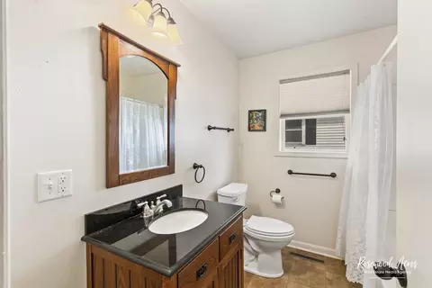 Bath - 2205 W Hickory St, Kankakee, IL 60901 photo 1 of 1