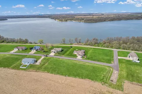 18 Lakeview Dr, Weldon, IL 61882 photo 4