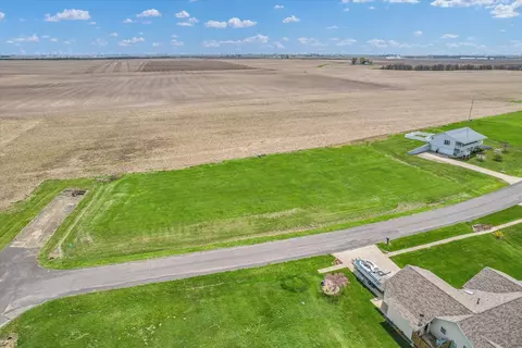 18 Lakeview Dr, Weldon, IL 61882 photo 5