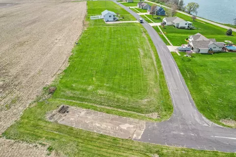18 Lakeview Dr, Weldon, IL 61882 photo 6