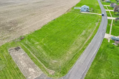 18 Lakeview Dr, Weldon, IL 61882 photo 7