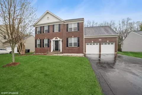 3667 Thornhill Dr, Elgin, IL 60124