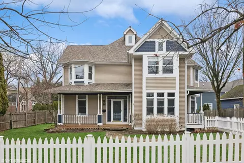 473 Vernon Ave, Glencoe, IL 60022