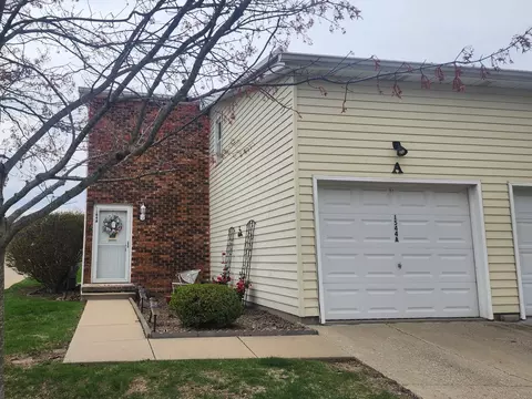 1544 Hunt Dr #A, Normal, IL 61761