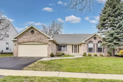 1135 Hummingbird Ln, Grayslake, IL 60030