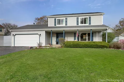 1730 Quail Ct, Woodstock, IL 60098