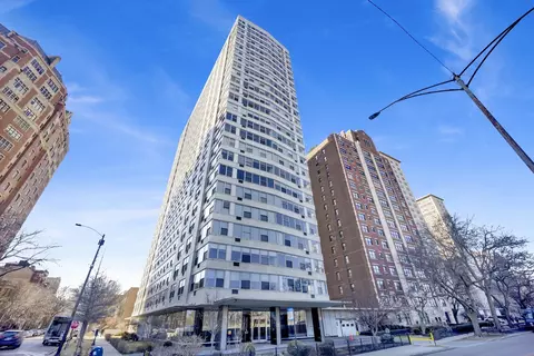 3900 N Lake Shore Dr #12B, Chicago, IL 60613