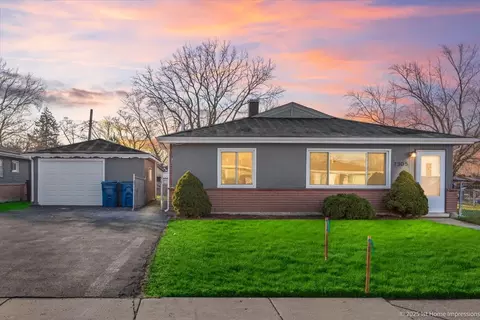 1305 Woodview Ave, Calumet City, IL 60409