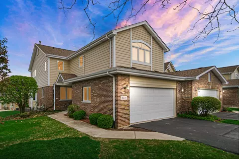 8639 Tullamore Dr, Tinley Park, IL 60487