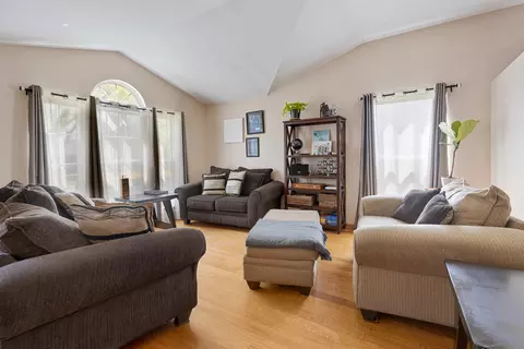1108 Little Falls Dr, Elgin, IL 60120 photo 5