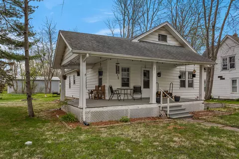 203 S Market St, Bondville, IL 61815