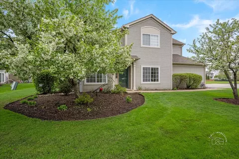 355 Thornwood Way #A, South Elgin, IL 60177