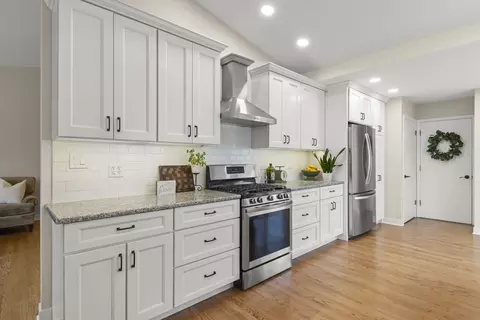 604 Devonshire Ln, Wheaton, IL 60189 photo 10