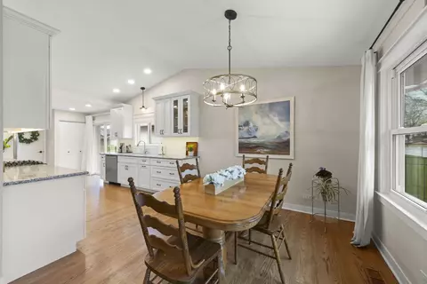 604 Devonshire Ln, Wheaton, IL 60189 photo 7