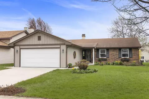 604 Devonshire Ln, Wheaton, IL 60189