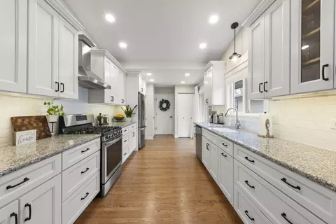 604 Devonshire Ln, Wheaton, IL 60189 photo 8