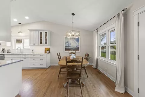 604 Devonshire Ln, Wheaton, IL 60189 photo 6