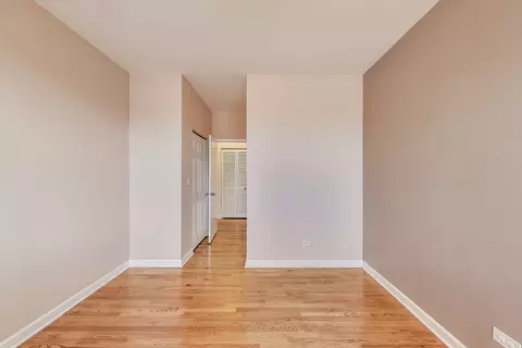 Bedroom - 108 E 41st St #2E, Chicago, IL 60653 photo 4 of 4
