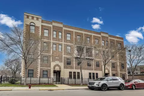 108 E 41st St #2E, Chicago, IL 60653