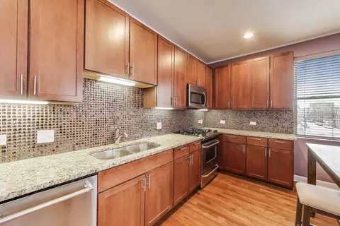 Kitchen - 108 E 41st St #2E, Chicago, IL 60653 photo 1 of 3