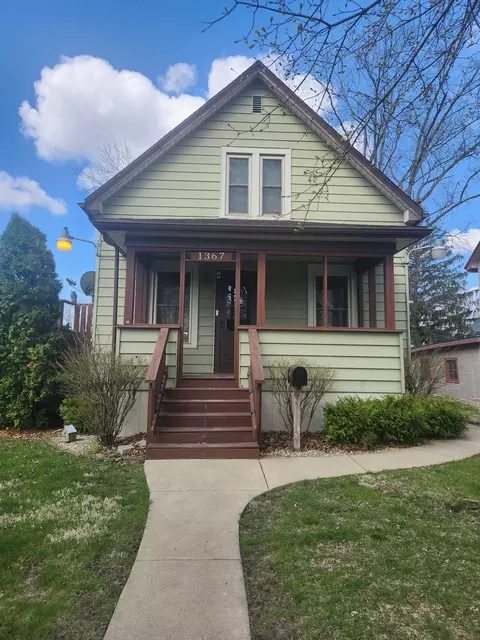 1367 S 7th Ave, Kankakee, IL 60901