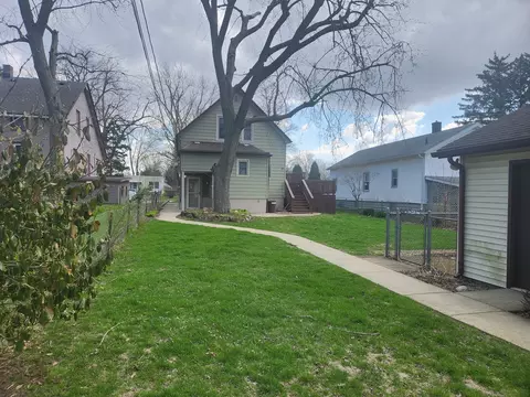Exterior - 1367 S 7th Ave, Kankakee, IL 60901 photo 5 of 6