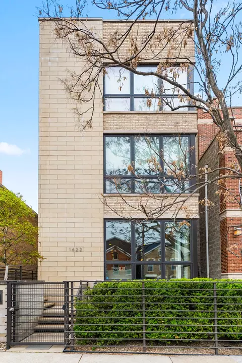 1622 W Julian St #1, Chicago, IL 60622